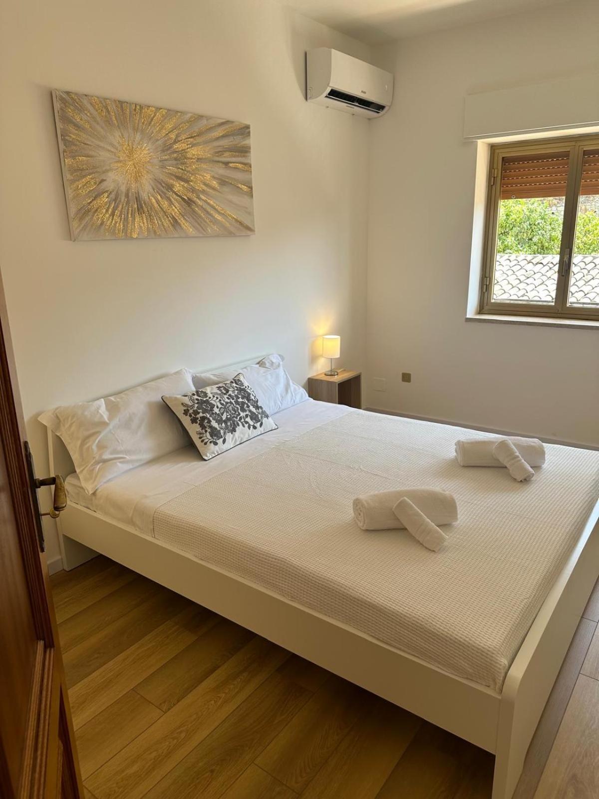 We Home Taormina Center With Parking ภายนอก รูปภาพ